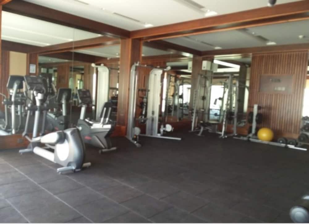 Radisson Mumbai Andheri Midc Luaran gambar The gym at the hotel